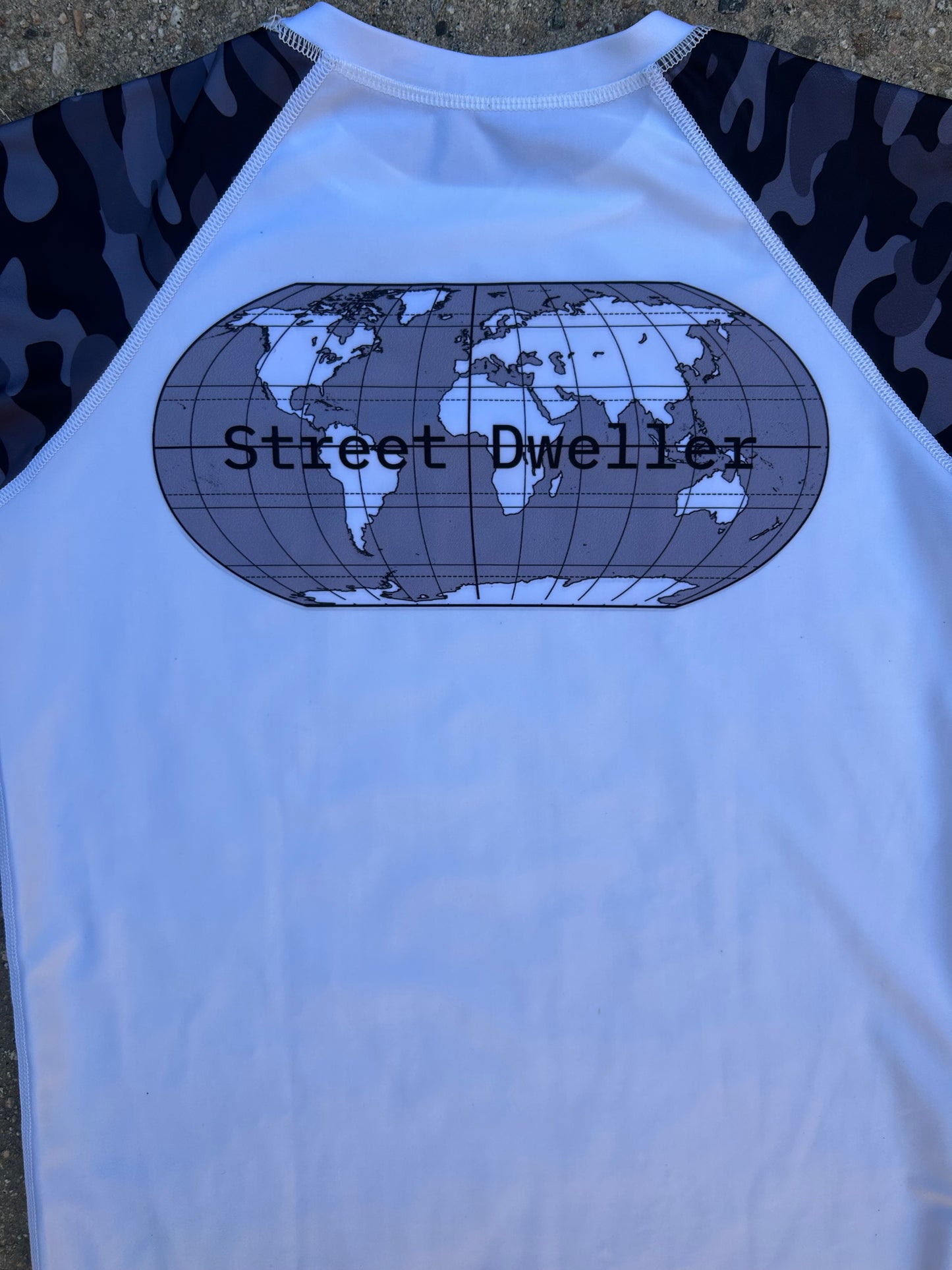 Global Street Dweller Rash Guard : White/Urban Camo