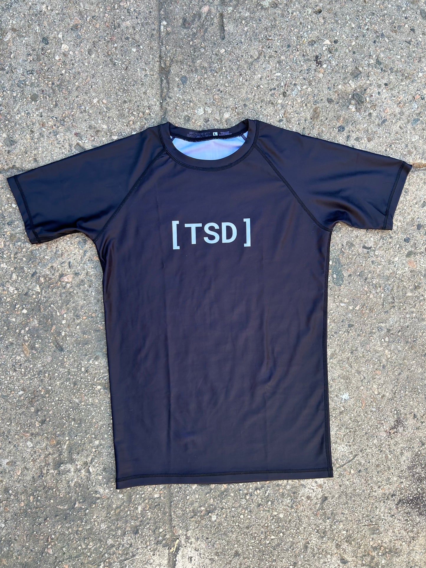 Global Street Dweller Rash Guard :   Black