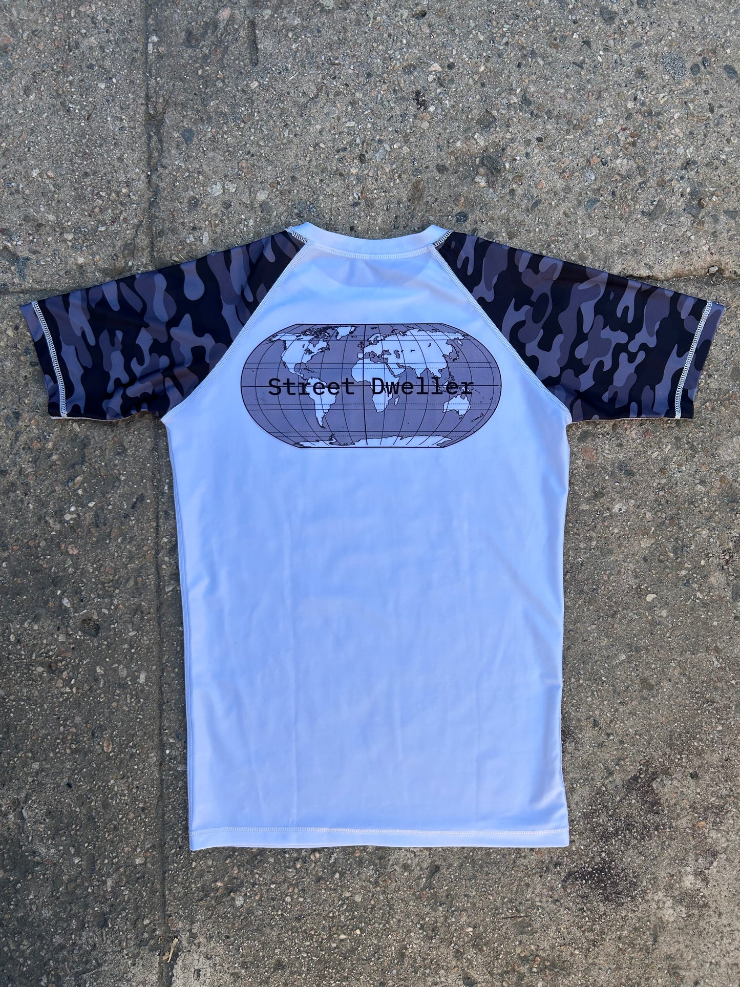 Global Street Dweller Rash Guard : White/Urban Camo